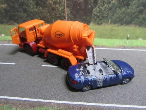 Lkw audi cabrio beton unfall - lkw,