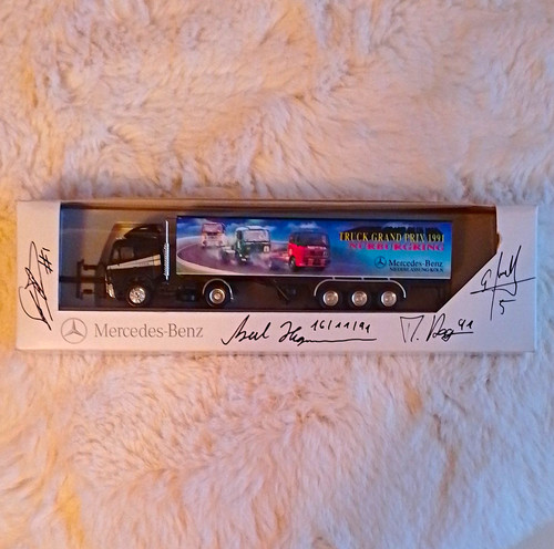 Herpa mercedes benz truck - mercedes-benz,